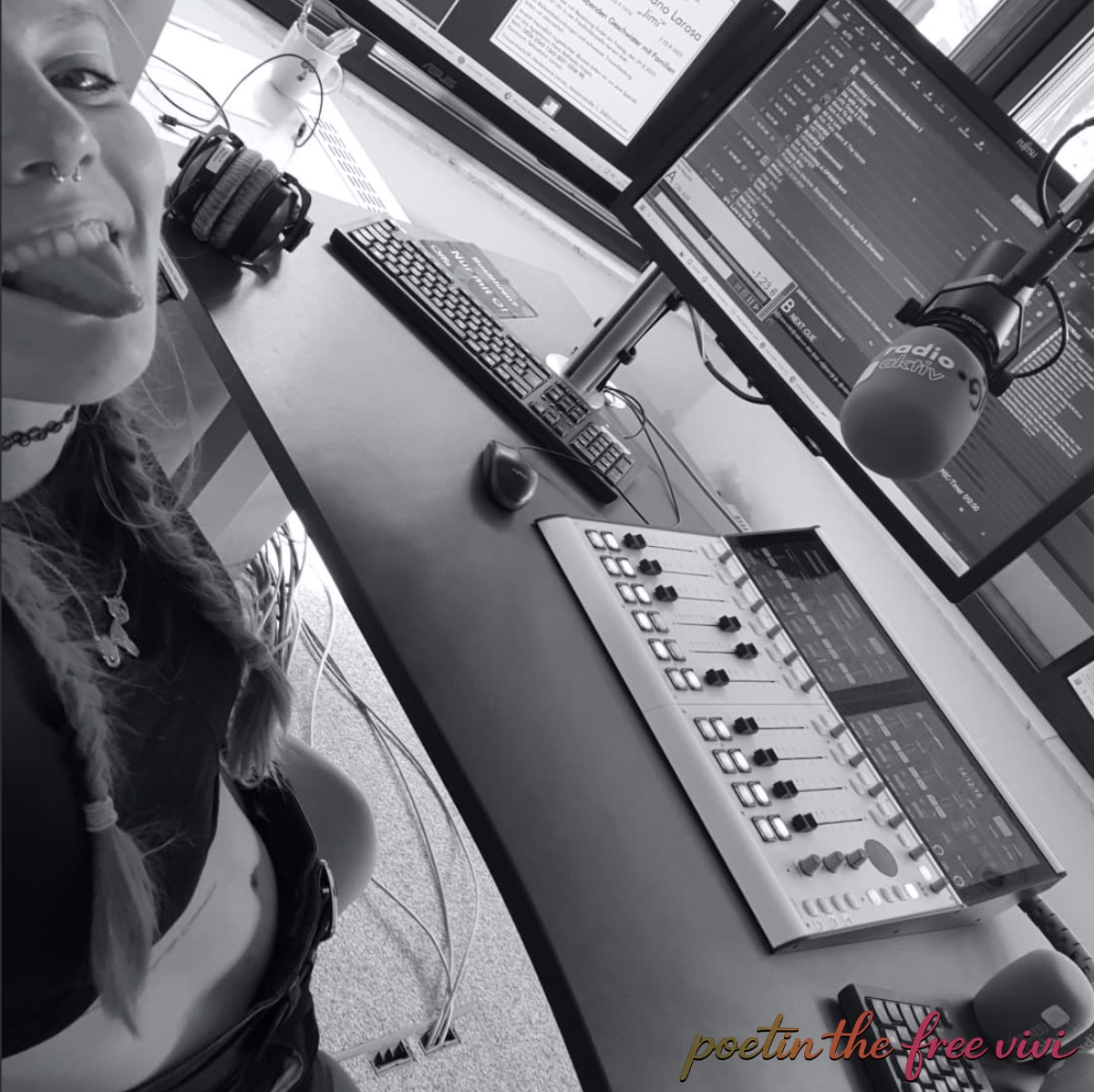 the free vivi, poetin, selbstbewusst